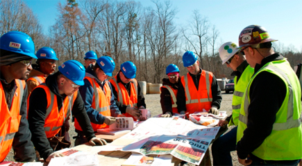 Mobile crane operation crane class